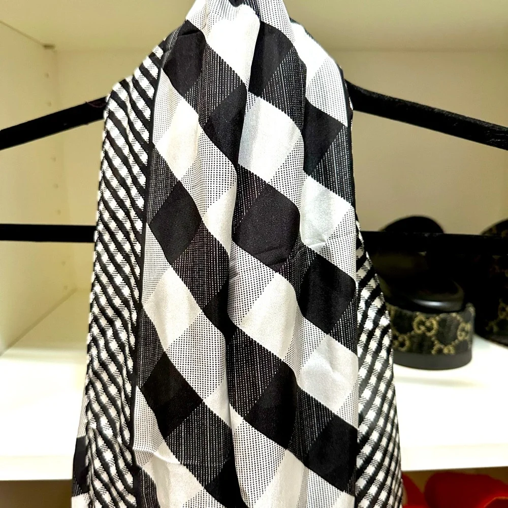 N/A 22x70 scarf